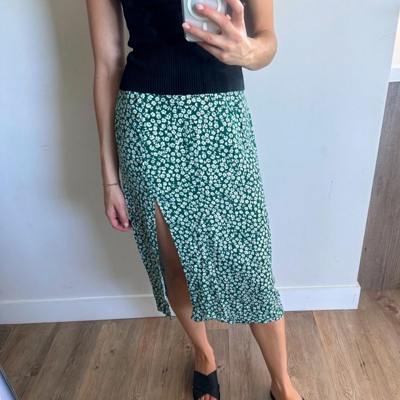 Blue floral skirt - Picture 1 of 3